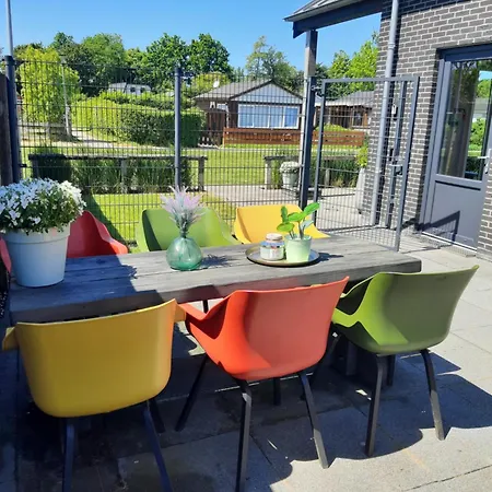 Vakantievilla 10 Km Honden Welkom Omheinde Tuin Sauna Buitenbad וילה *